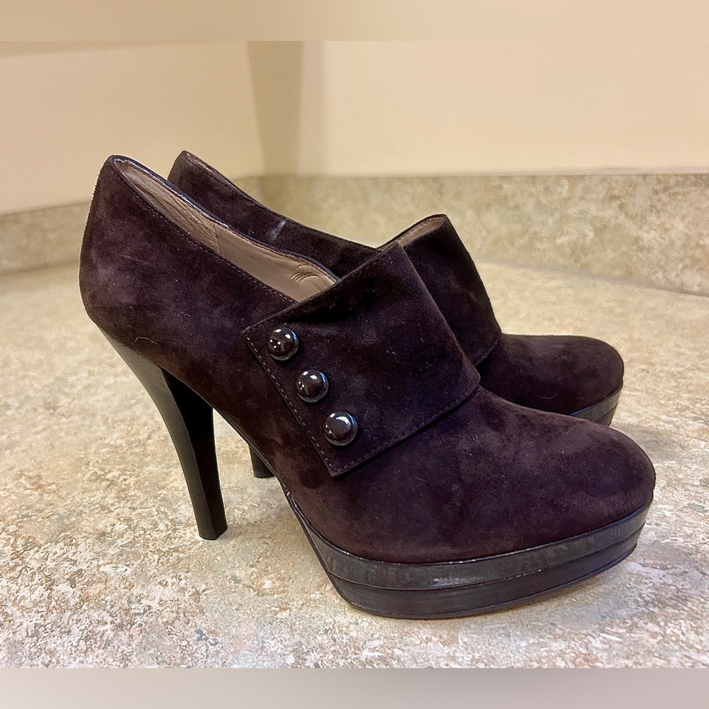 Women’s 8.5 M Franco Sarto Tamara Brown Suede Heeled Booties